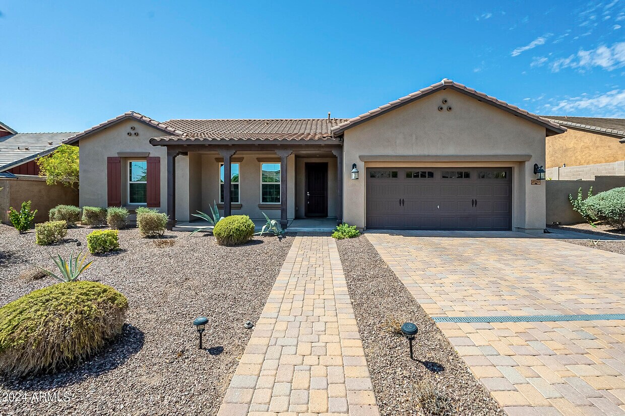 Primary Photo - 21263 W Sycamore Dr