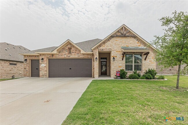 Building Photo - 3212 Trinity Dr
