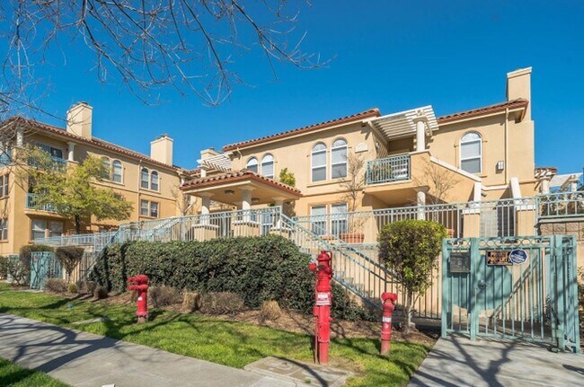 Building Photo - 952 S 11th St