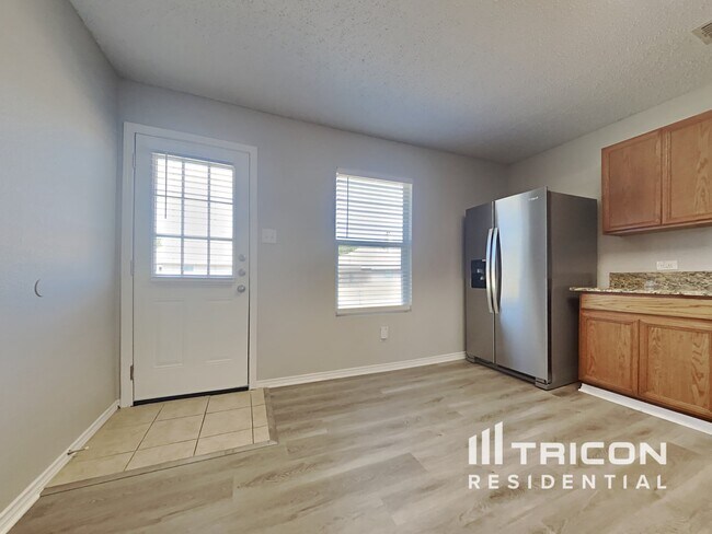Building Photo - 104 Scarlet View Anna TX