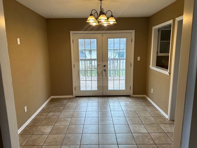 Foto del edificio - 7716 Crisp Ave