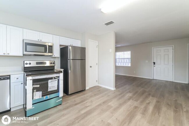 Foto del edificio - 7319 Thomas Jefferson Cir, 7319 Thomas Jef...
