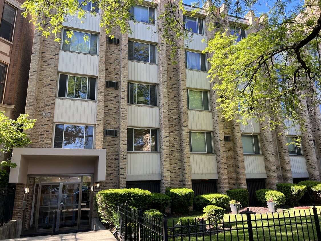 Foto principal - 510 W Fullerton Pkwy