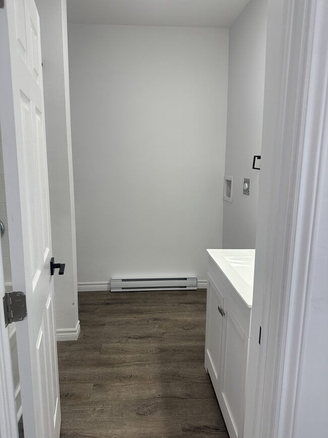 Building Photo - 97 Carleton St