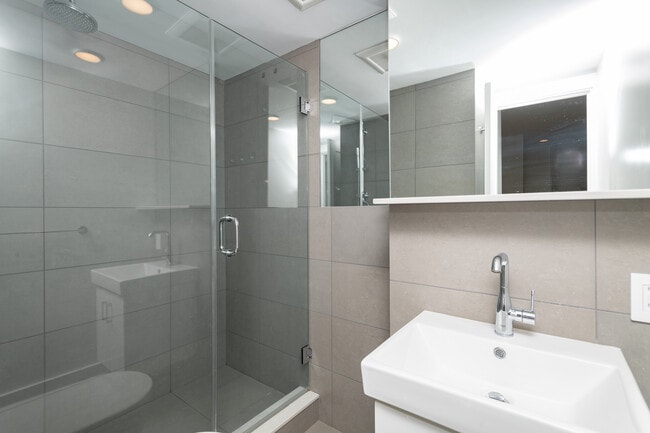 Photo - 334 Harvard St Apartment