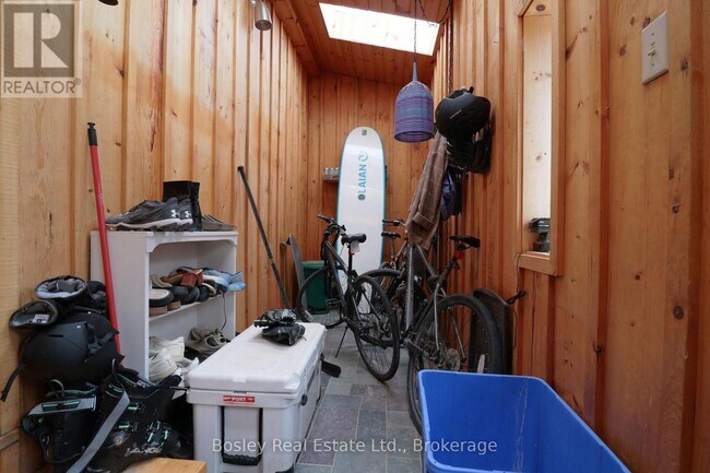 Building Photo - 150 Fourth St W