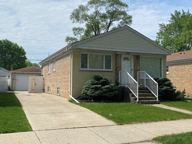 Foto del edificio - 7121 W Berwyn Ave