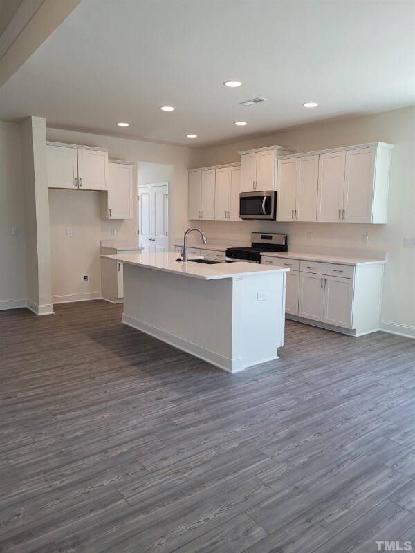 Building Photo - 100 Silent Brk Trl