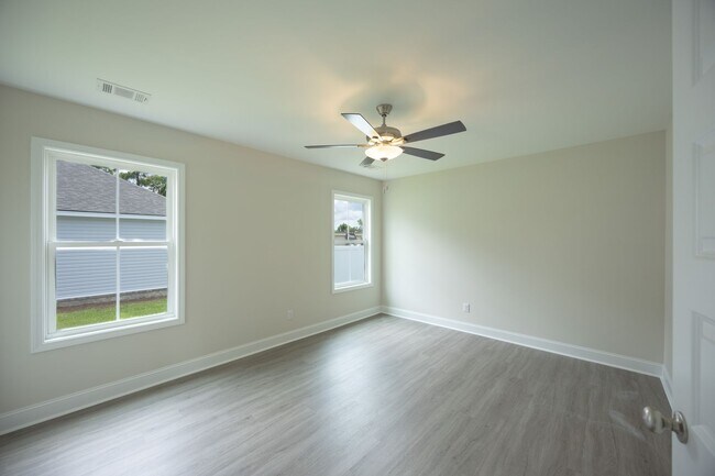 Building Photo - 4 Roundtree St
