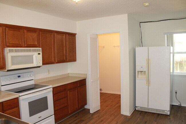 Building Photo - 1802 Shay-Lin Ct