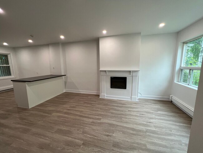 Photo du bâtiment - Newly renovated 2 bedroom 1 bath Unit