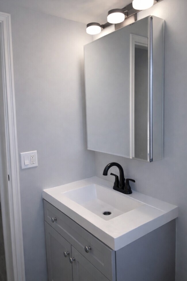 Baño - 1744 SW 3rd St