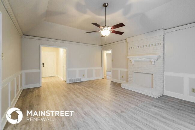Foto del edificio - 7331 Peppermill Ln