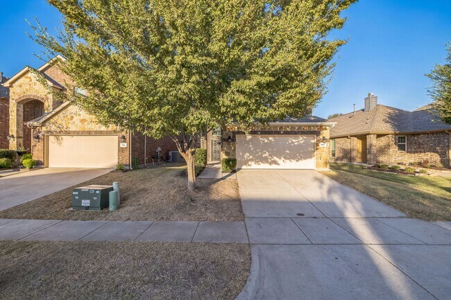 Foto del edificio - Large Two Story with Open Floor Plan!!