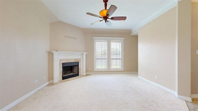 Foto del edificio - 3900 Latinne Ln