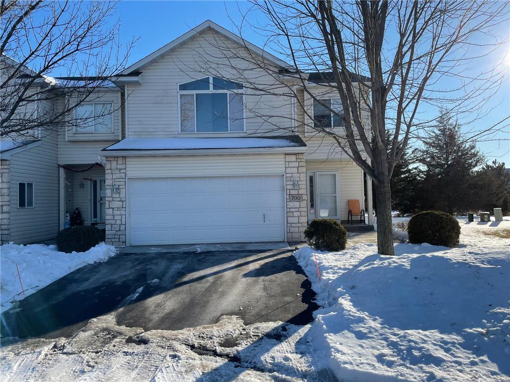 Foto principal - 700 Bradbury Cir