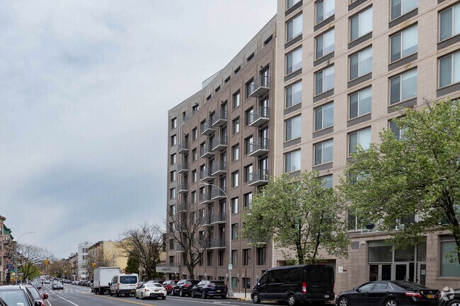 Foto del edificio - 1499 Bedford