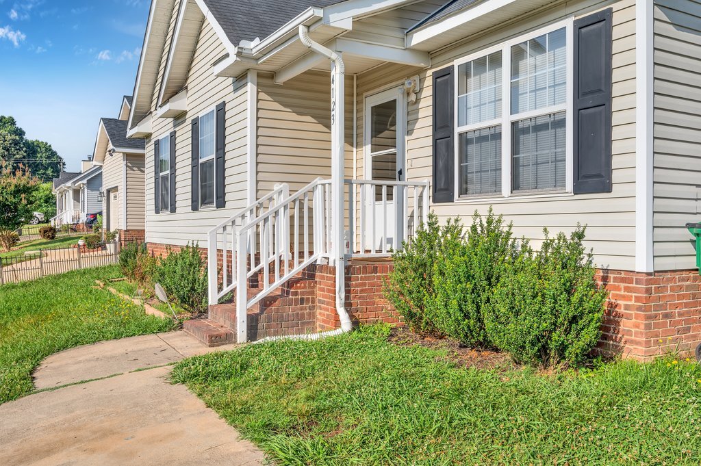 Foto principal - 4123 Bryan Furr Dr