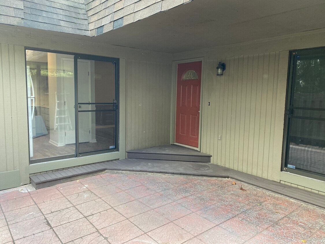 8555 Island Pines Dr, Maineville, OH 45039 Townhome Rentals in