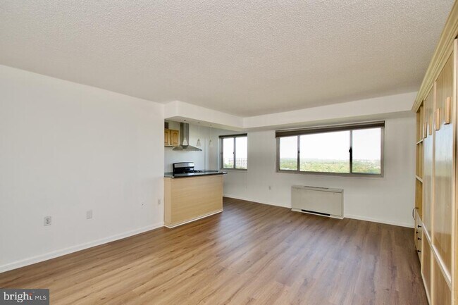 Foto del edificio - 2500 N Van Dorn St