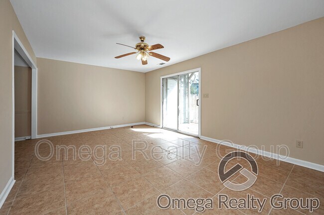 Building Photo - 2319 Cheshire Dr