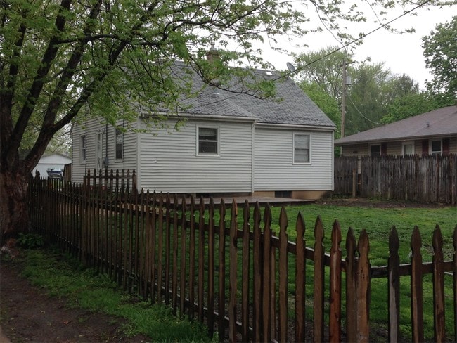 Building Photo - 337 Sheridan Dr