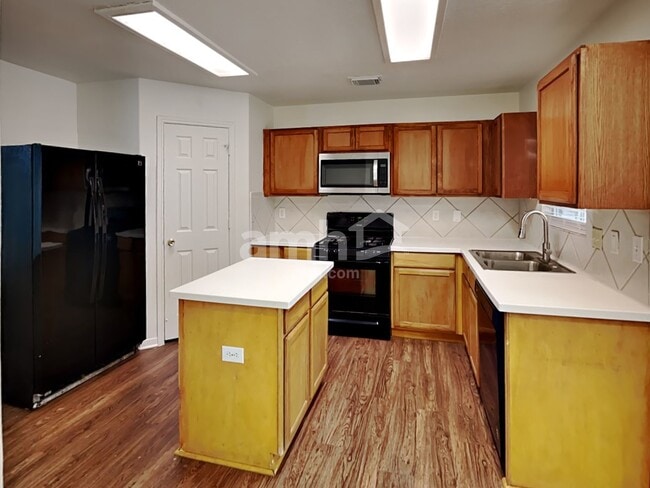 Building Photo - 12123 Landsdown Ridge Way