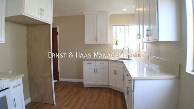 Foto del edificio - 3875 Cherry Ave