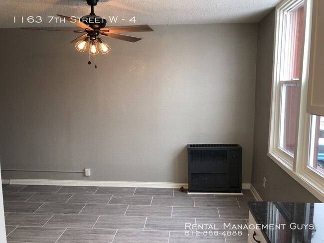 Building Photo - Beautifully Rehabbed Studio Apartment