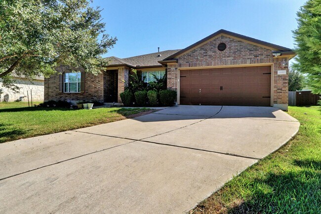 Foto del edificio - Spacious 4-Bedroom Gem with Office in Desi...