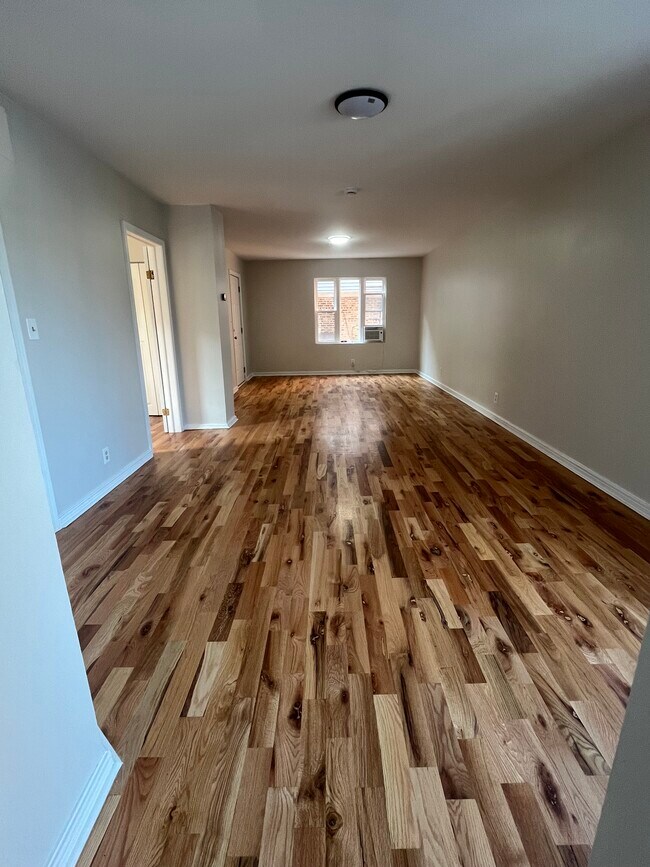 Foto del edificio - 2643 W Armitage Ave