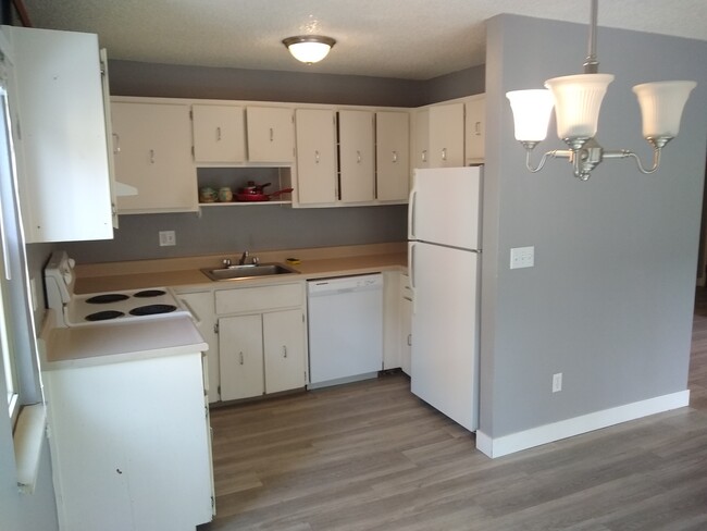 Kitchen - 3315 Chisholm Trail