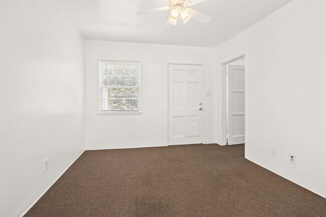 Foto del edificio - Charming Triplex Unit in Historic Rose Park
