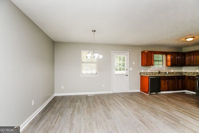 Building Photo - 2212 Cedar Creek Ln