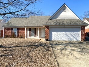 Building Photo - 731 Northwood West Cove