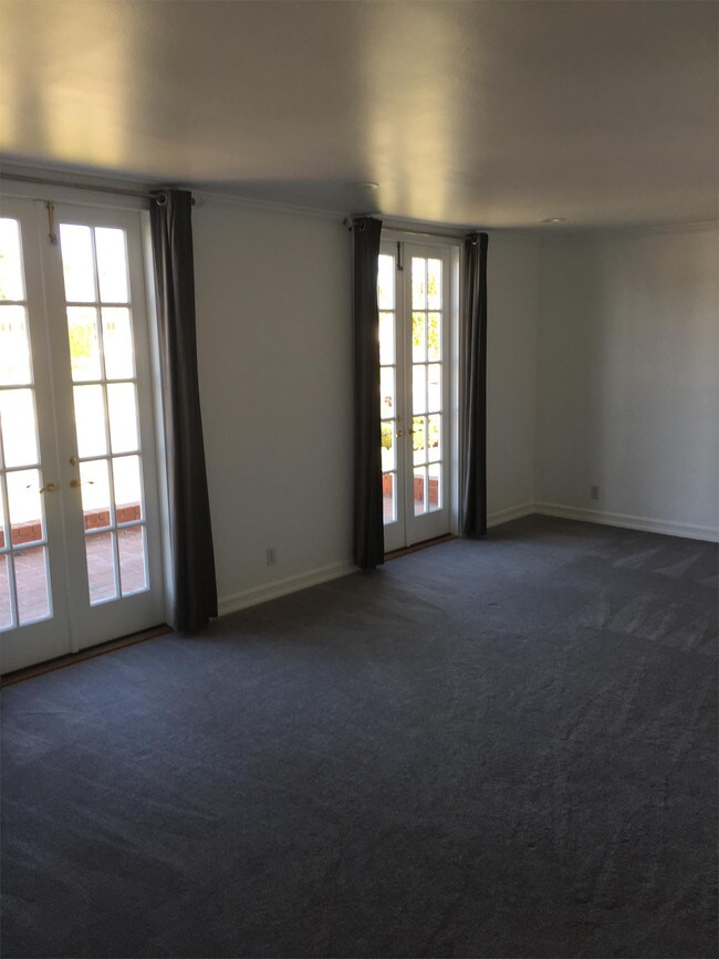 Building Photo - 1255 Somerset Ln