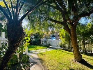 Foto del edificio - 612 Venezia Ave