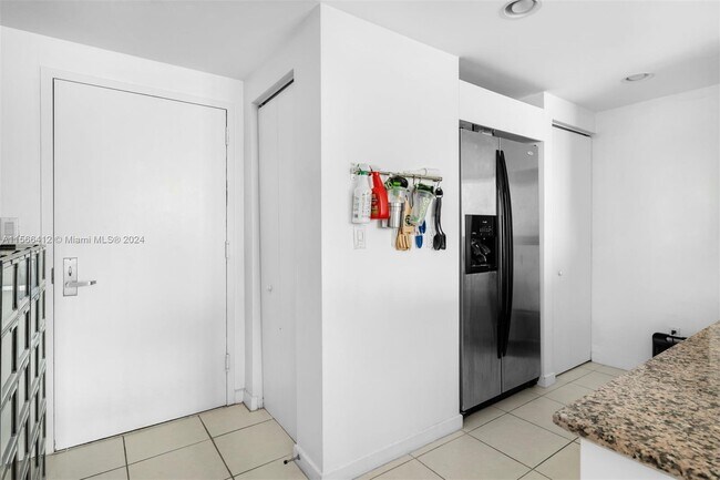 Building Photo - 325 S Biscayne Blvd