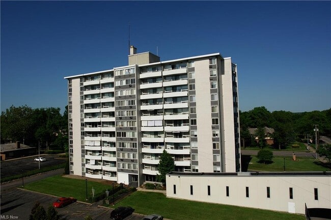 Building Photo - 1216 5th Ave