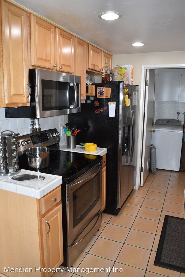 Building Photo - 2 br, 1.5 bath House - 826 Malibu Point Way