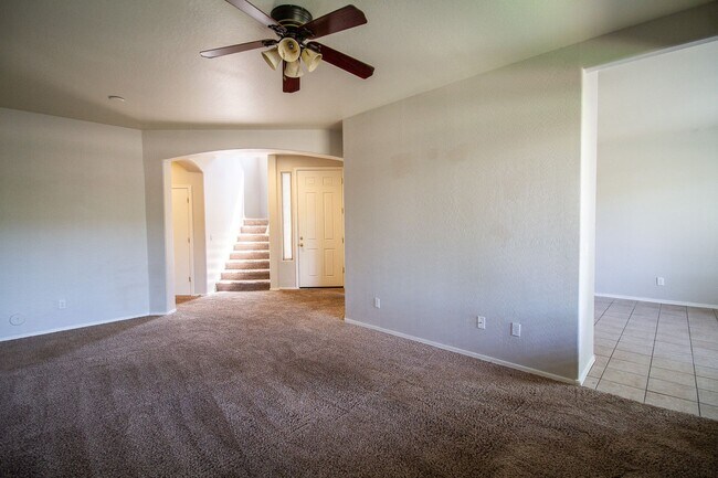 Foto del edificio - 2600 E Springfield Pl
