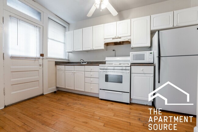 Building Photo - 1947 W Winnemac Ave