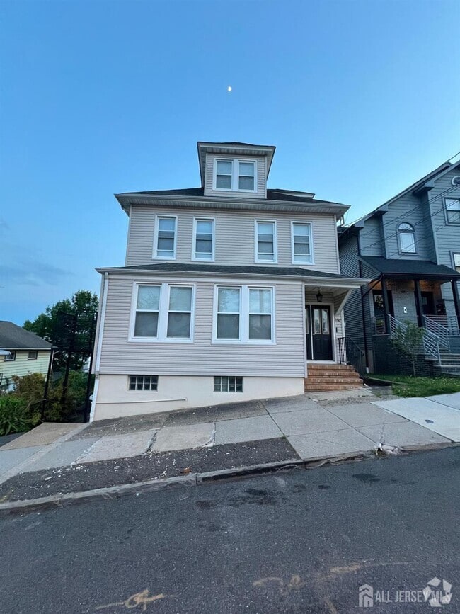 Building Photo - 160 Silver Ave