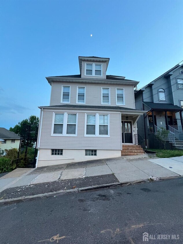 Primary Photo - 160 Silver Ave