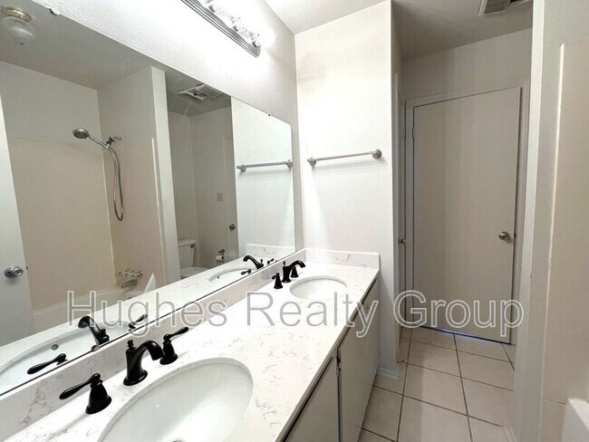 Foto del edificio - 2628 S Roth Ave