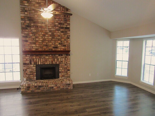 Foto del edificio - A great place in Kingwood to call home