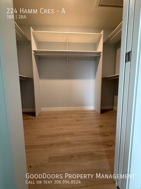 Building Photo - 224 Hamm Cres