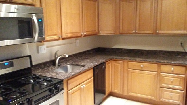 Building Photo - 1669 Columbia Rd NW