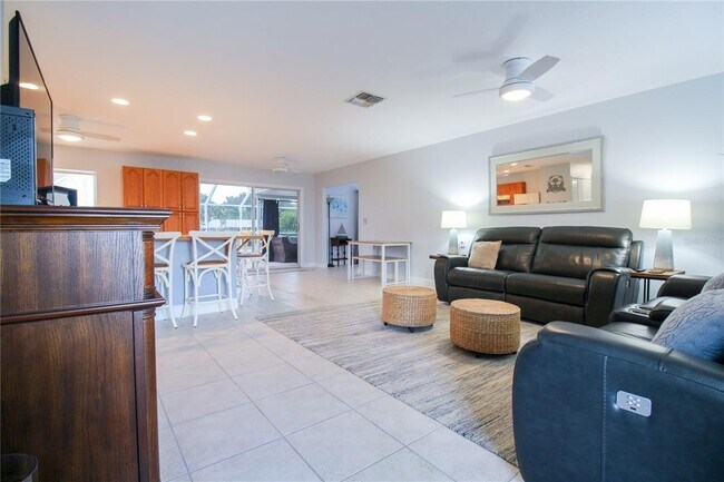Building Photo - 9596 Miami Cir