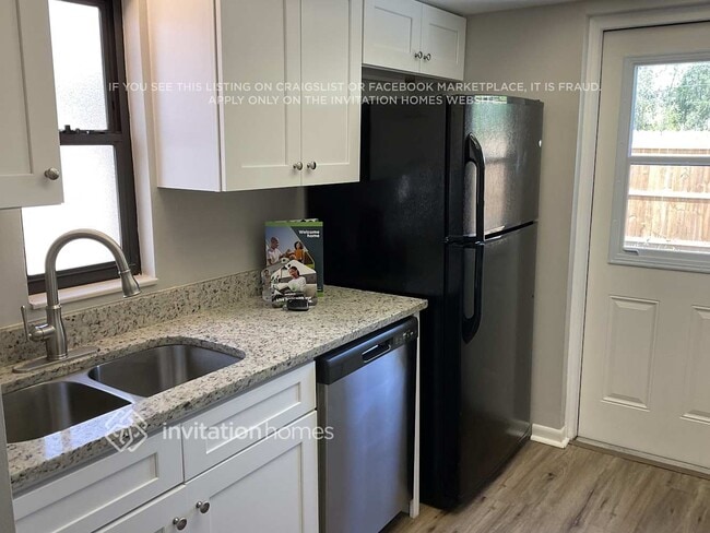 Building Photo - 213 Sweetgum Ct